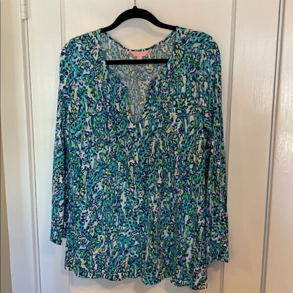 Lilly Pulitzer Animal Print It's a Stretch Giraffe Braylen Shirt - Picture 3 of 14